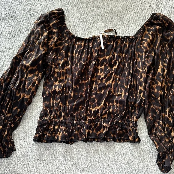 Leopard Print Off-Shoulder Blouse Jen’s Pirate Booty Free People - Picture 3 of 3
